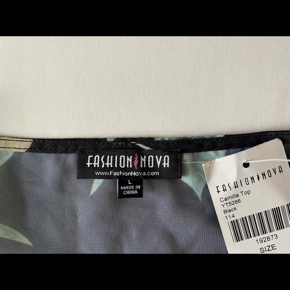 🆕Fashion Nova - Camilla top in black floral - Picture 3 of 6